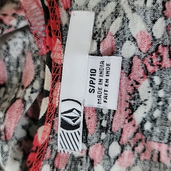 Volcom Tank Top Small Red Grey Design Loose Fit - Picture 2 of 4